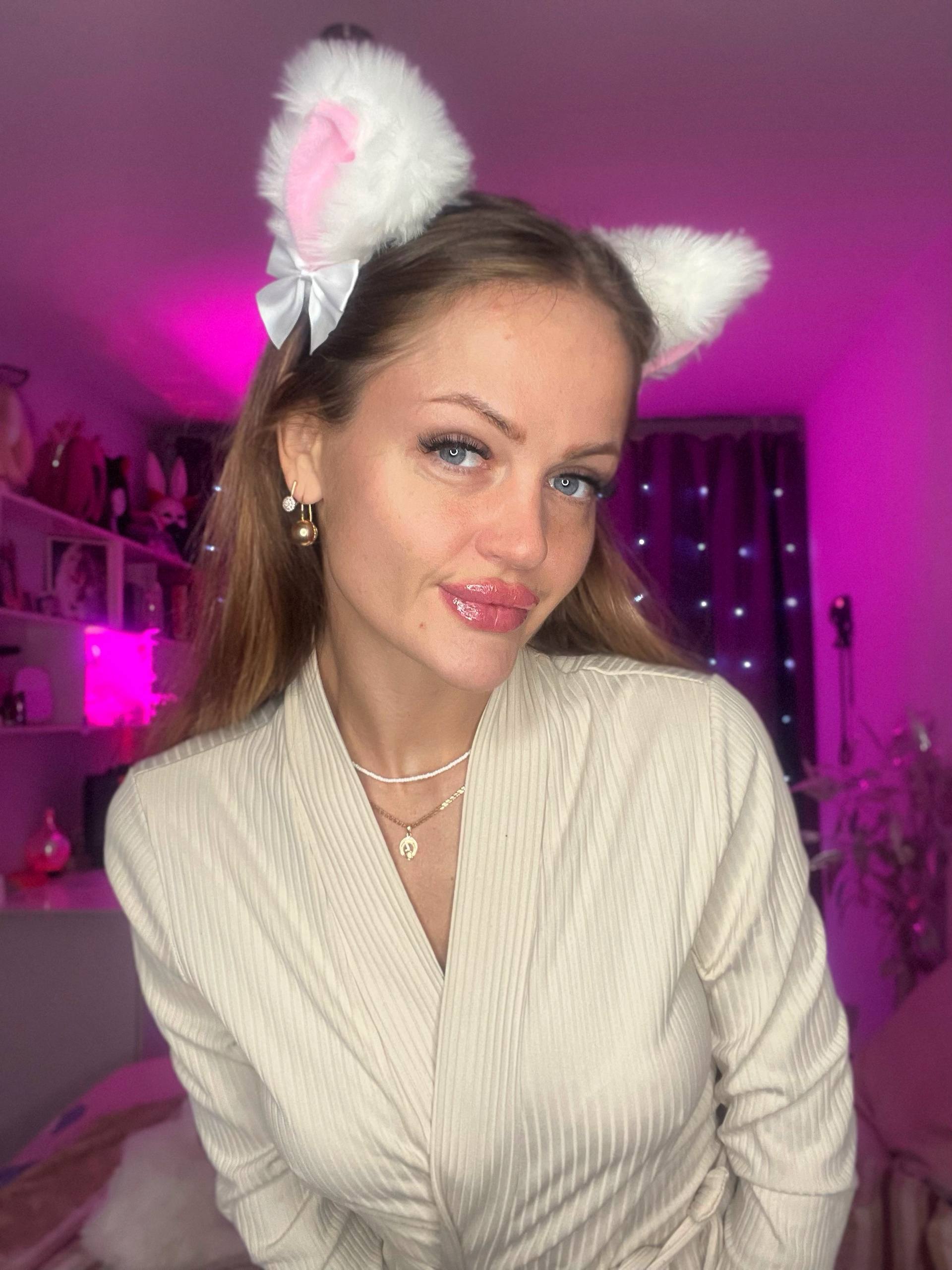 Вирт по камере с девушками Секс по Skype с девушками Вирт чат для видео звонков Вирт с девушками для взрослых Вирт для виртуальных встреч